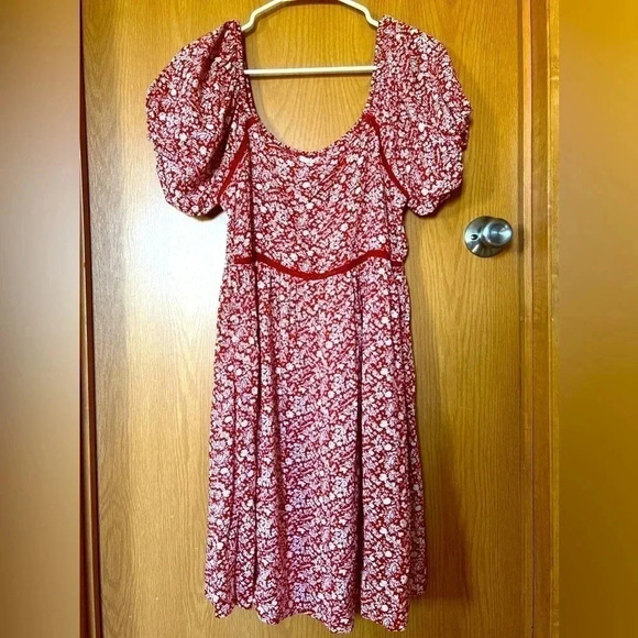 Easel Los Angeles Puff Mini Floral Red Dress Size Medium (A6) - Picture 2 of 5